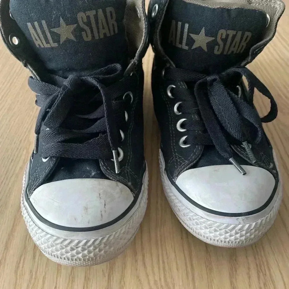 All Star ⭐️ Kids Unisex Tennis Shoes Size 4 - Picture 4 of 7